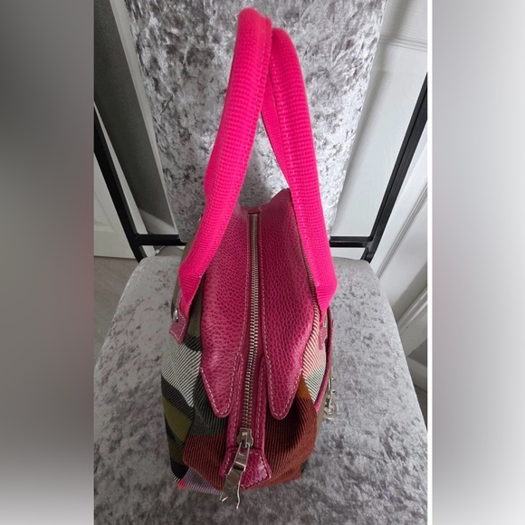 RARE AF! Vivienne Westwood Vintage Tartan Top-Handle Bag with Rare Pin Charm! 🪐 - Picture 7 of 10